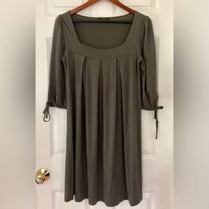 Soprano gray knit dress - size M